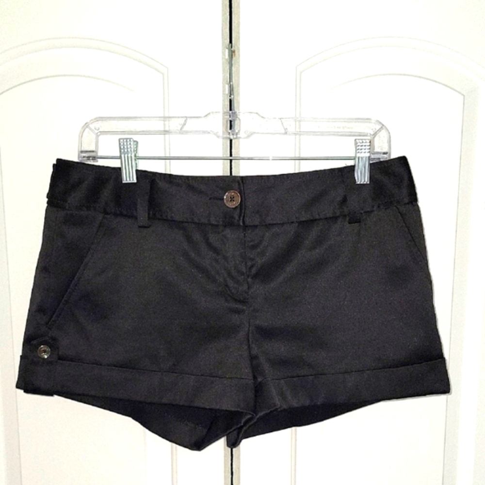 Express Black Satin Shorts EUC Size 6 Midrise w/5 Pockets & Pewter Buttons